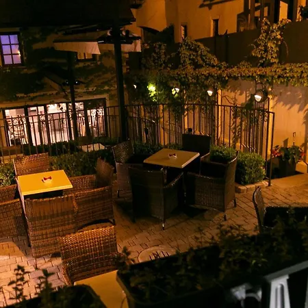 Bed & Breakfast Kavarna Vahtnca *